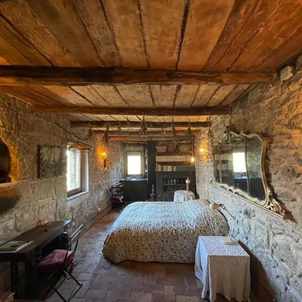 officina alchemica，位于卡尔卡塔的酒店