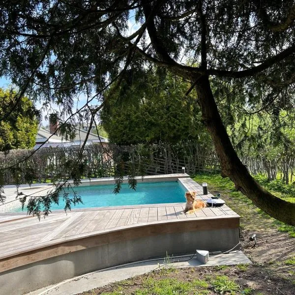 Ground floor apartment near the sea, golf, lake, and forest，位于Hovås的酒店