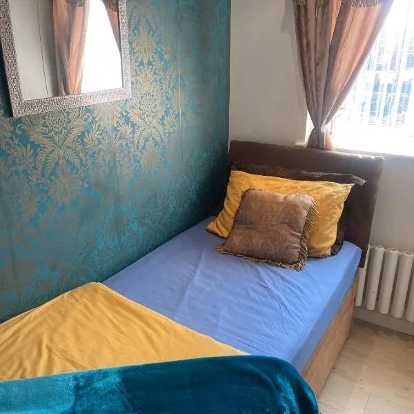 Jules Homestay Plus，位于Ocker Hill的酒店