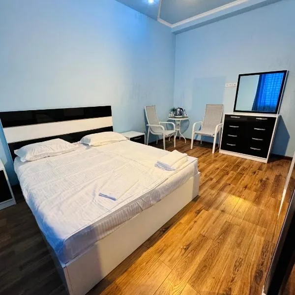 Garden EVN Airport 5 min from Airport，位于Pʼarakʼar的酒店