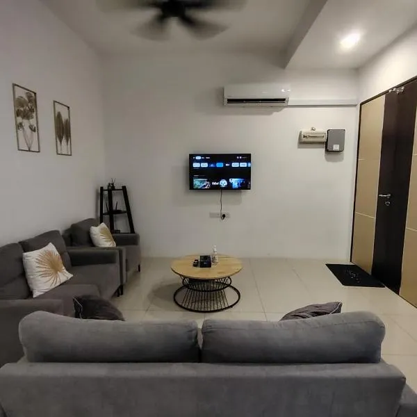 JNJ Miri Homestay - Miri Serene Shangrila, Luak with 4-bedroom，位于米里的酒店