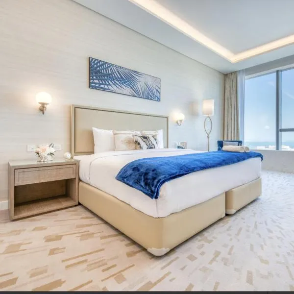 Palm Tower Stylish Studio02 with Sea View Infinity Pool，位于迪拜的酒店