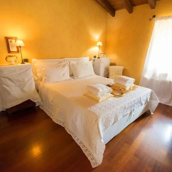La Casa sui Tetti，位于诺维利古雷的酒店