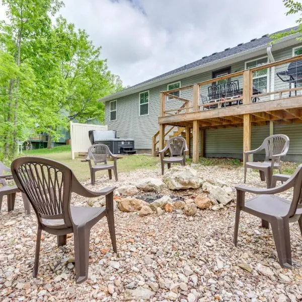 Eureka Springs Family Home - 1/2 Mi to Marina!，位于尤里卡斯普林斯的酒店