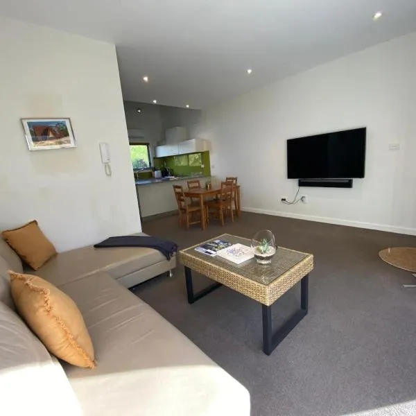 Cosy Work From Home Townhouse 10 Mins From City - Hosted by CanStay，位于堪培拉的酒店