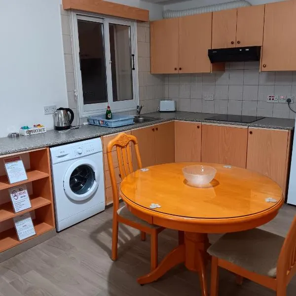 Pari Holiday apartments，位于Kallepia的酒店