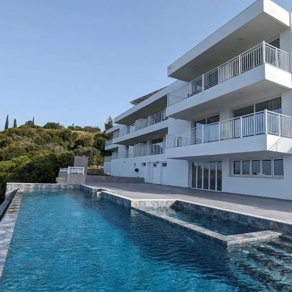 AKAMAS THRONE APARTMENTS，位于Neo Chorio的酒店