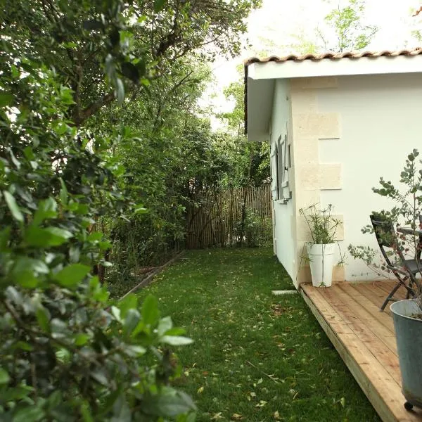 Villa Petit Caprice - Piscine privée au calme dans jardin arboré，位于朗通的酒店