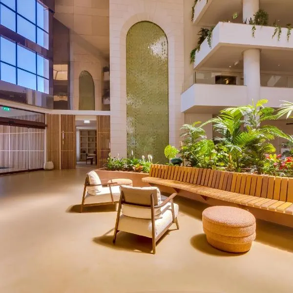Falésia Hotel - Adults Only，位于阿尔布费拉的酒店