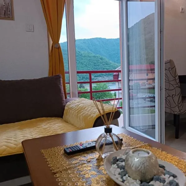 Apartmani Lena，位于Hercegova Strana的酒店