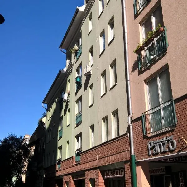 Boulevard City Panzió - self check-in，位于布达佩斯的酒店
