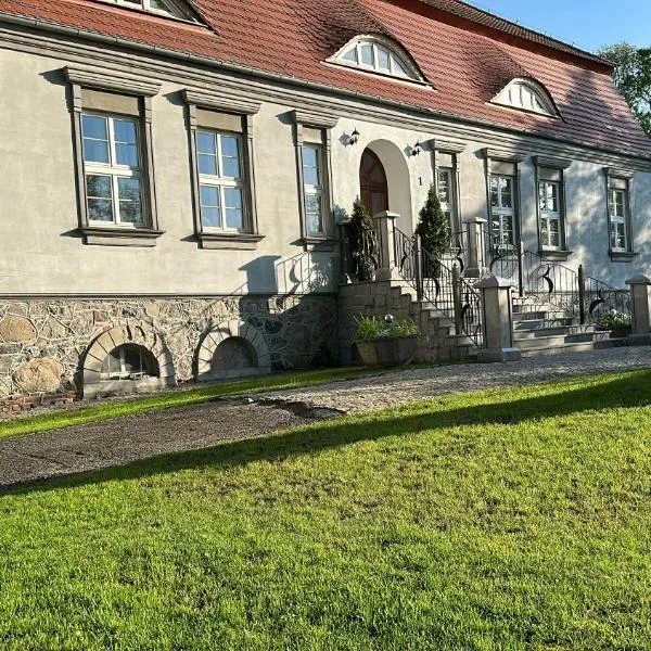 GREEN ISLAND，位于Bobrówko的酒店