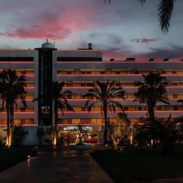 El Hotel Pacha，位于伊维萨镇的酒店