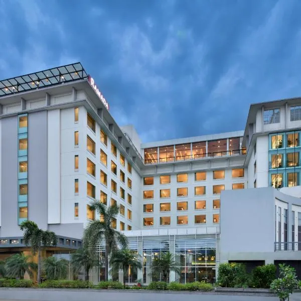 Ramada By Wyndham Jaipur，位于斋浦尔的酒店
