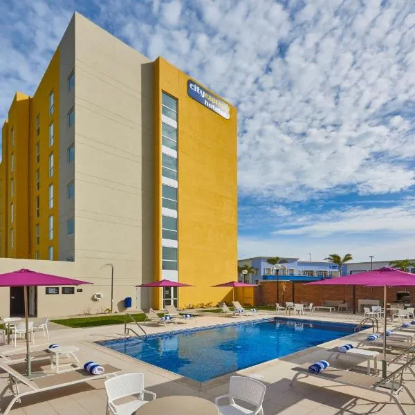 City Express by Marriott Rosarito，位于罗萨里托的酒店