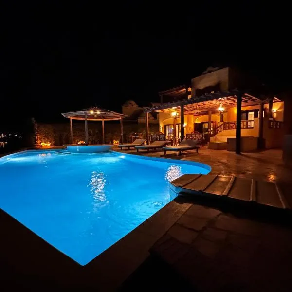 Rent El Gouna Lagoon Villa HEATED Private Pool BBQ，位于赫尔格达的酒店