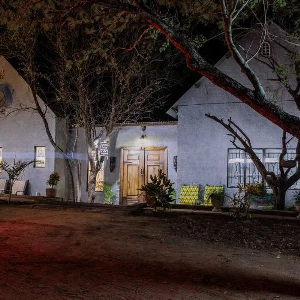 Holistic Hive Retreat House，位于利文斯顿的酒店
