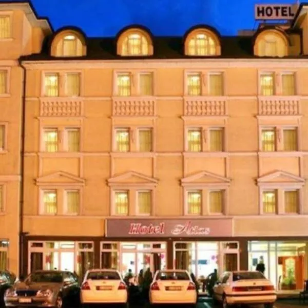 Hotel Atlas，位于Plešin的酒店