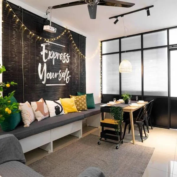 Chic - 4 bedroom - Projector - Ipoh Town - Sleep8，位于怡保的酒店