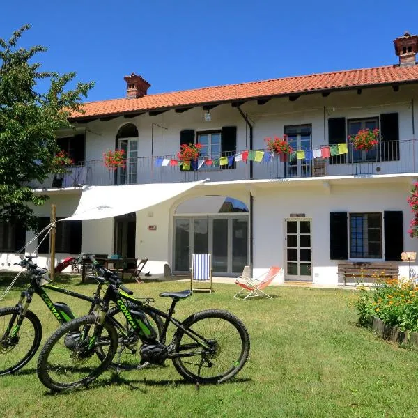 Casa del Movimento Lento - Guesthouse，位于Roppolo的酒店