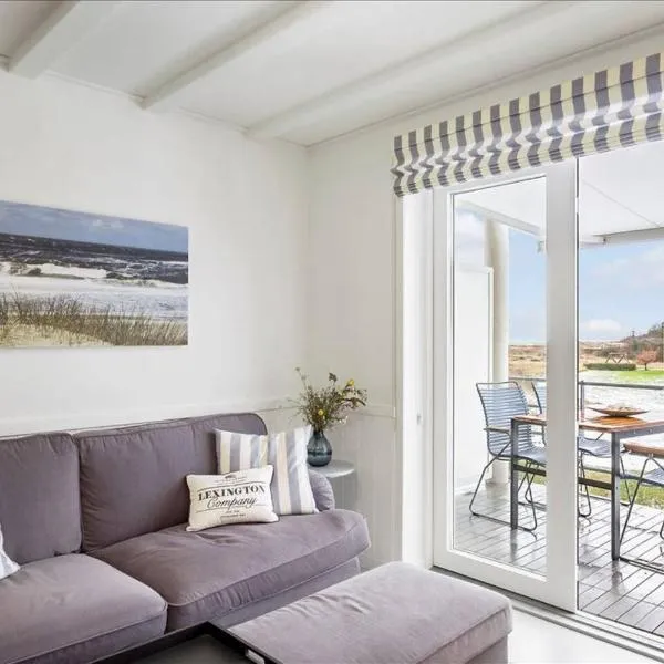 Holiday Apartment With Ocean View，位于海尔斯的酒店