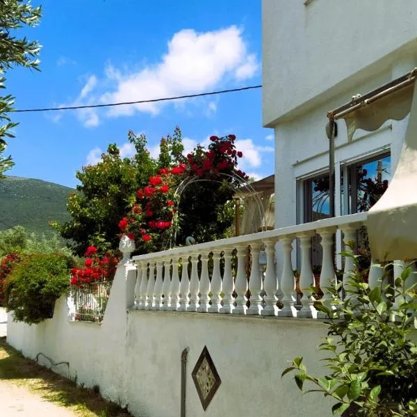 Amalia's Maisonette，位于Marathos的酒店