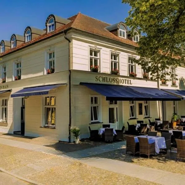 Schlosshotel Rheinsberg，位于格鲁帕兰的酒店