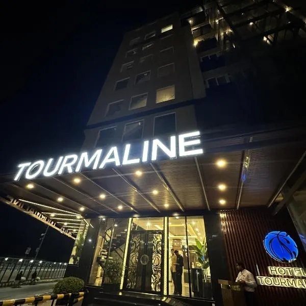 Hotel Tourmaline Peshawar，位于Regi Bādezai的酒店