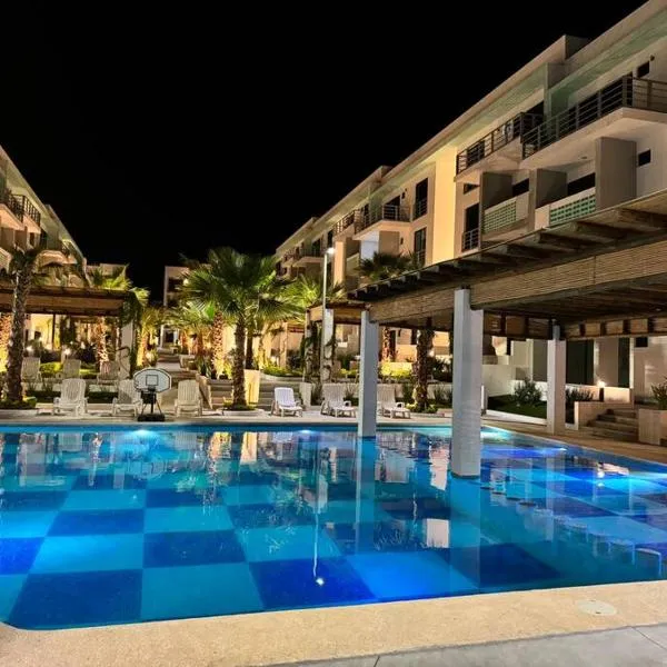 Departamento con alberca en Cerritos!，位于马萨特兰的酒店