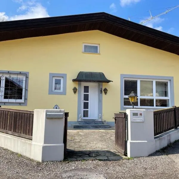 Ferienhaus Schneeweiß，位于山夫顿堡的酒店