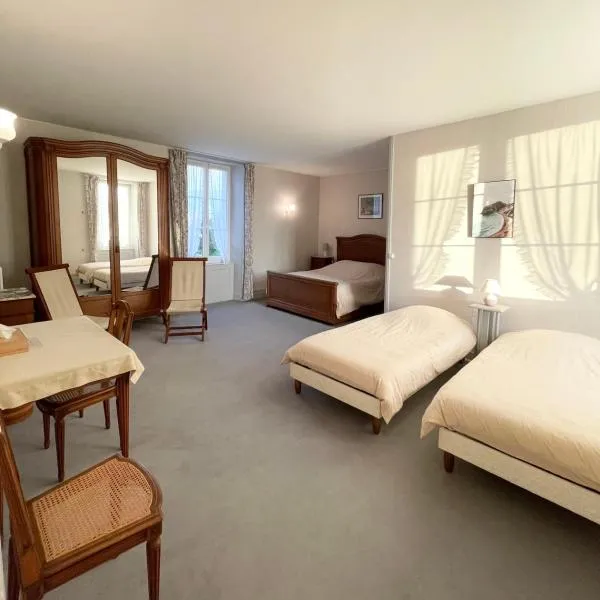 Ferme fortifiée d Enguenard，位于Formigny的酒店