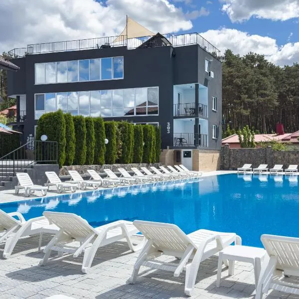 Avalon Hotel&Pool，位于Yelikhovichi的酒店