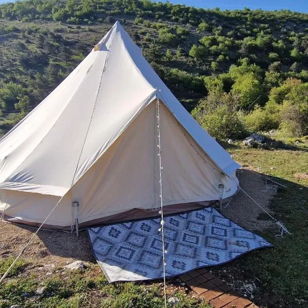 Tente Lodge type Tipi à 1H de Nice VOIE LACTEE，位于Bézaudun-les-Alpes的酒店