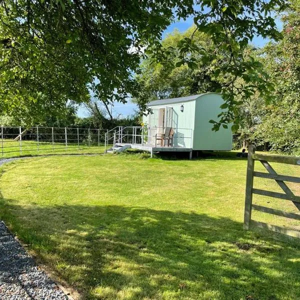 The Shepherd's Hut at Beechcroft，位于塞文河畔厄普顿的酒店