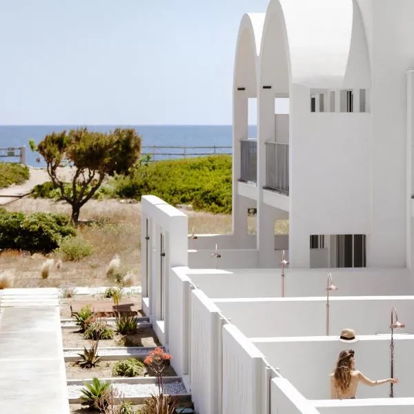 ALERÓ Seaside Skyros Resort，位于Acherounes的酒店
