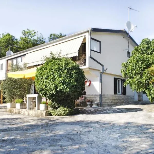 Apartments Portun，位于弗尔萨尔的酒店