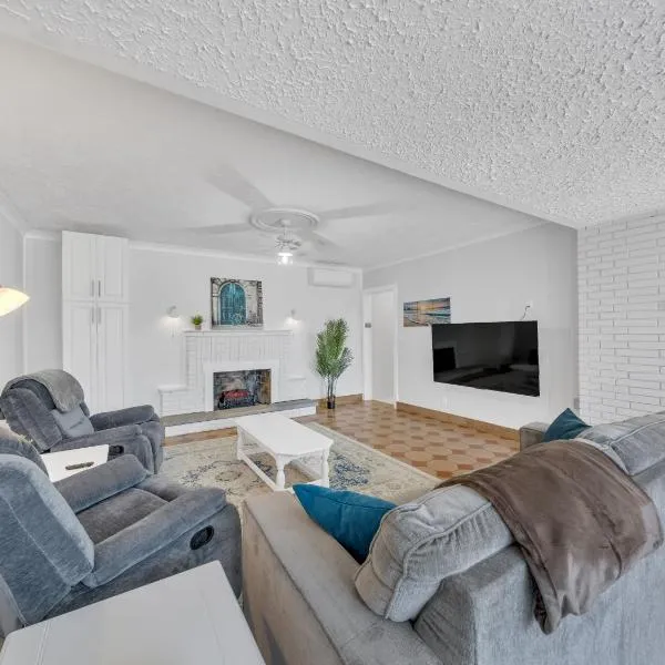 Parkside Flat #5 - Seacliff Beach Suites,位于利明顿的酒店