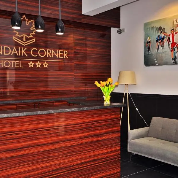 Hotel Klondaik Corner，位于Komisja的酒店