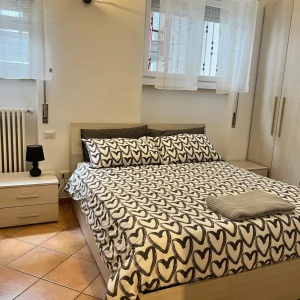 85 mjka house free parking COMO，位于Albese Con Cassano的酒店