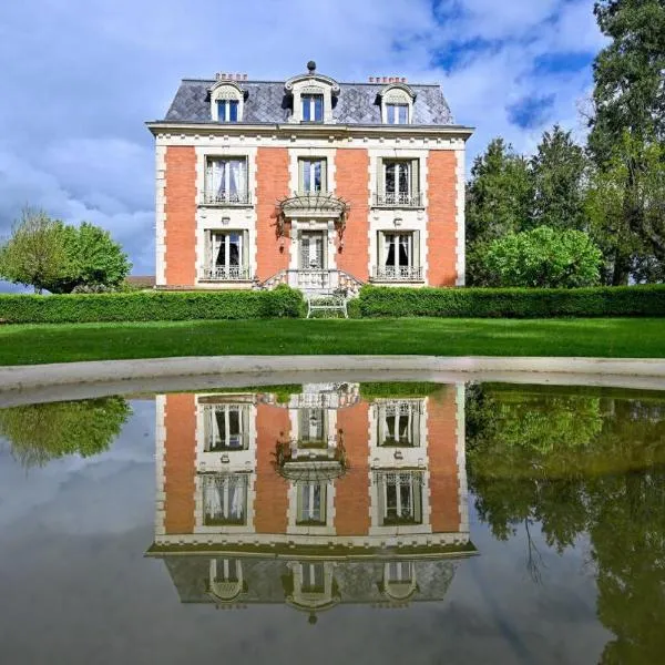 德拉凯斯旅馆，位于Saint-Christophe-en-Brionnais的酒店