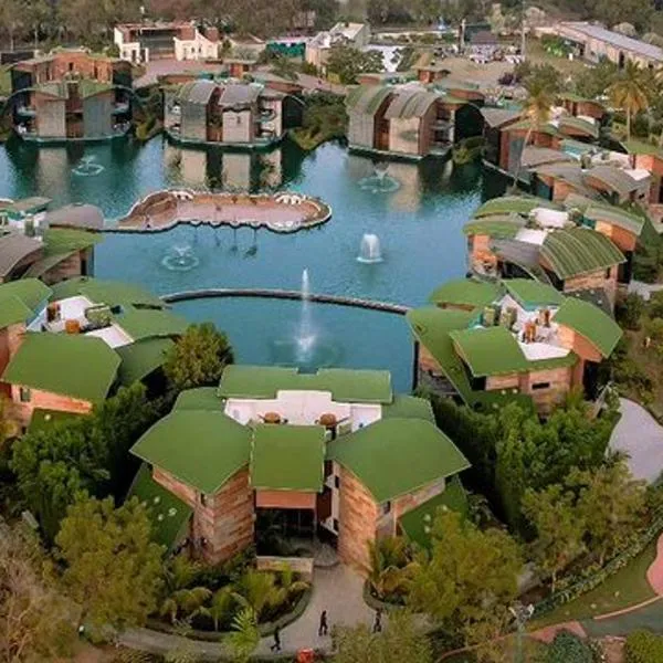 Neonz Resort & Club，位于阿南德的酒店