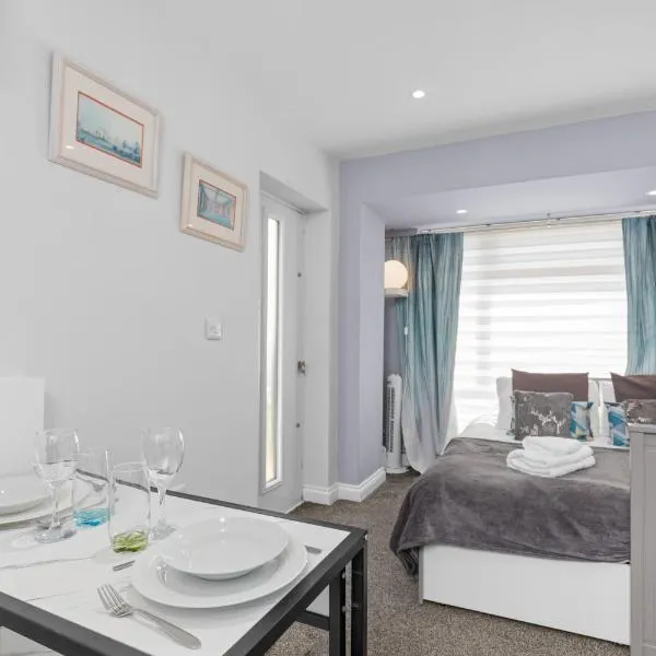 Rottingdean Boutique Studio Apartment By The Sea，位于纽黑文的酒店