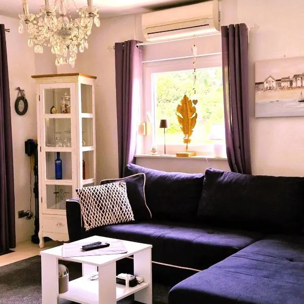 Lovely Apartment Kampor，位于拉布的酒店