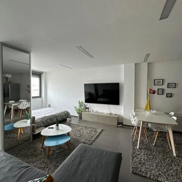 Hitech Appartment，位于阿马利阿斯的酒店