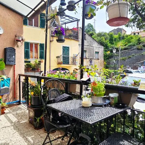 Ellera Suite con Parcheggio Privato - Albisola Superiore，位于Stella的酒店