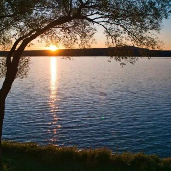 Condo du lac Memphrémagog，位于Orford的酒店