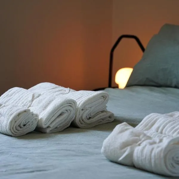 Cosy Apartment with Office & Parking in Cranfield，位于克兰菲尔德的酒店