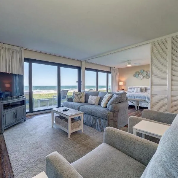 On the Beach Beachfront Condo Direct View & Access to Beach Heated Pool Island House Condominiums Unit 113，位于帕德雷岛的酒店