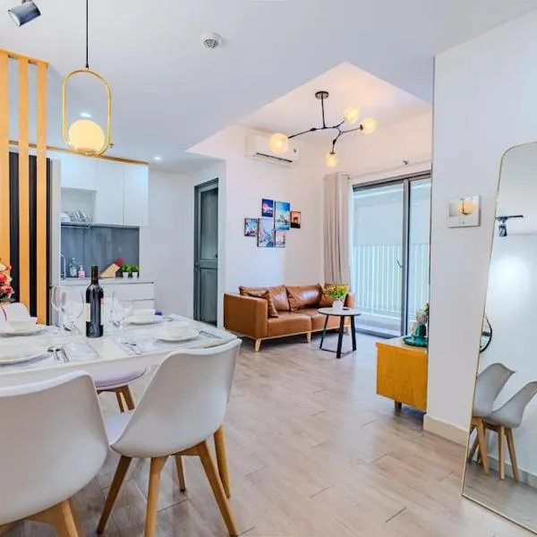 Spacious 2 Bed Rooms Condo in Masteri Thao Dien，位于胡志明市的酒店