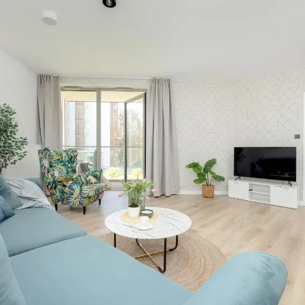 Pinea Dream 104 - tuż przy plaży, z widokiem na morze, parkingiem i WiFi w cenie pobytu - Easy-Rent Apartments，位于波别罗沃的酒店